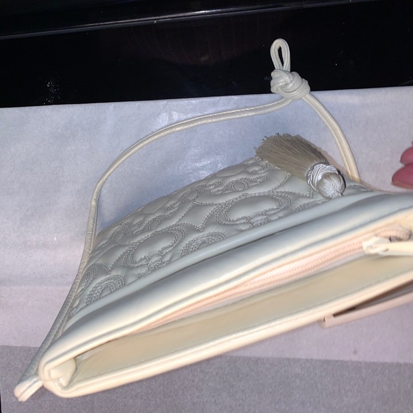 White bag with shoulder strap - Picture 6 of 7